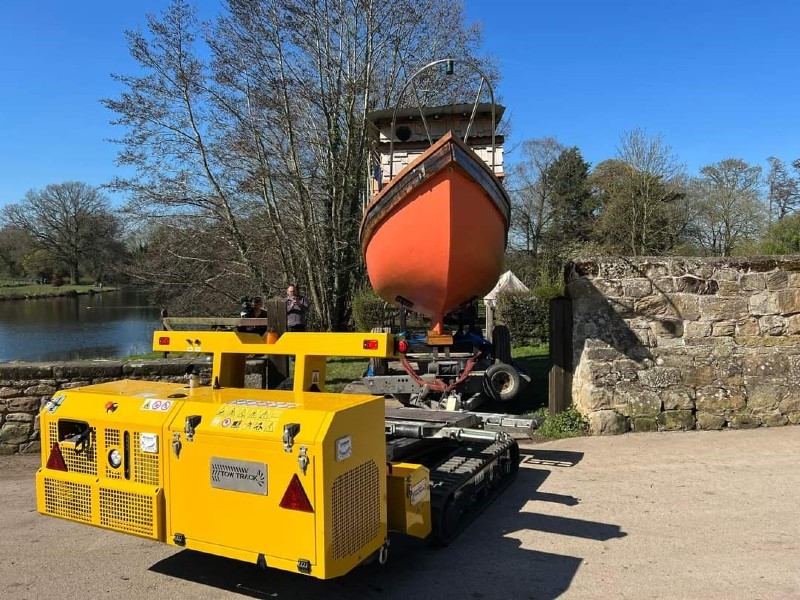 Toad Towing & Richford Motors assist Johnny Vegas