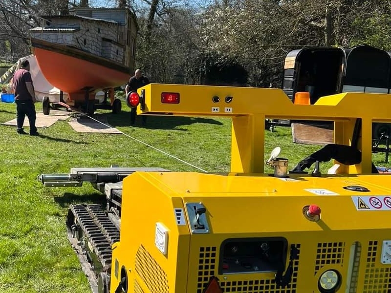 Toad Towing & Richford Motors assist Johnny Vegas